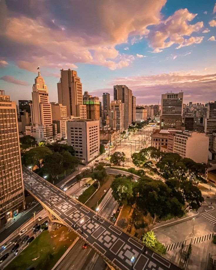 Vale do Anhangabaú at sunset in São Paulo